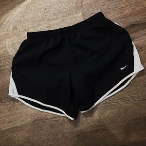 👖 NIKE black white shorts gym run basketball